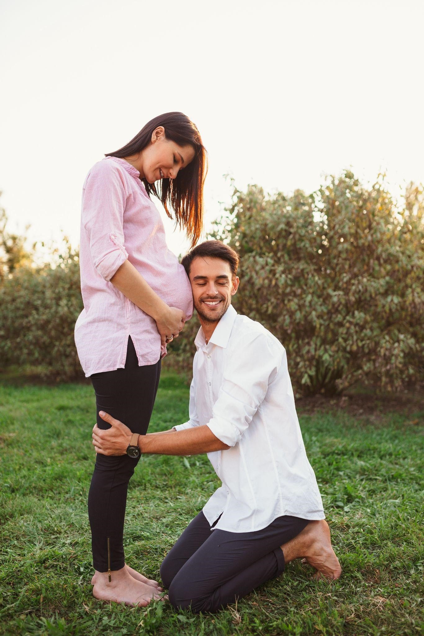 Maternity Photoshoot Poses for Couples