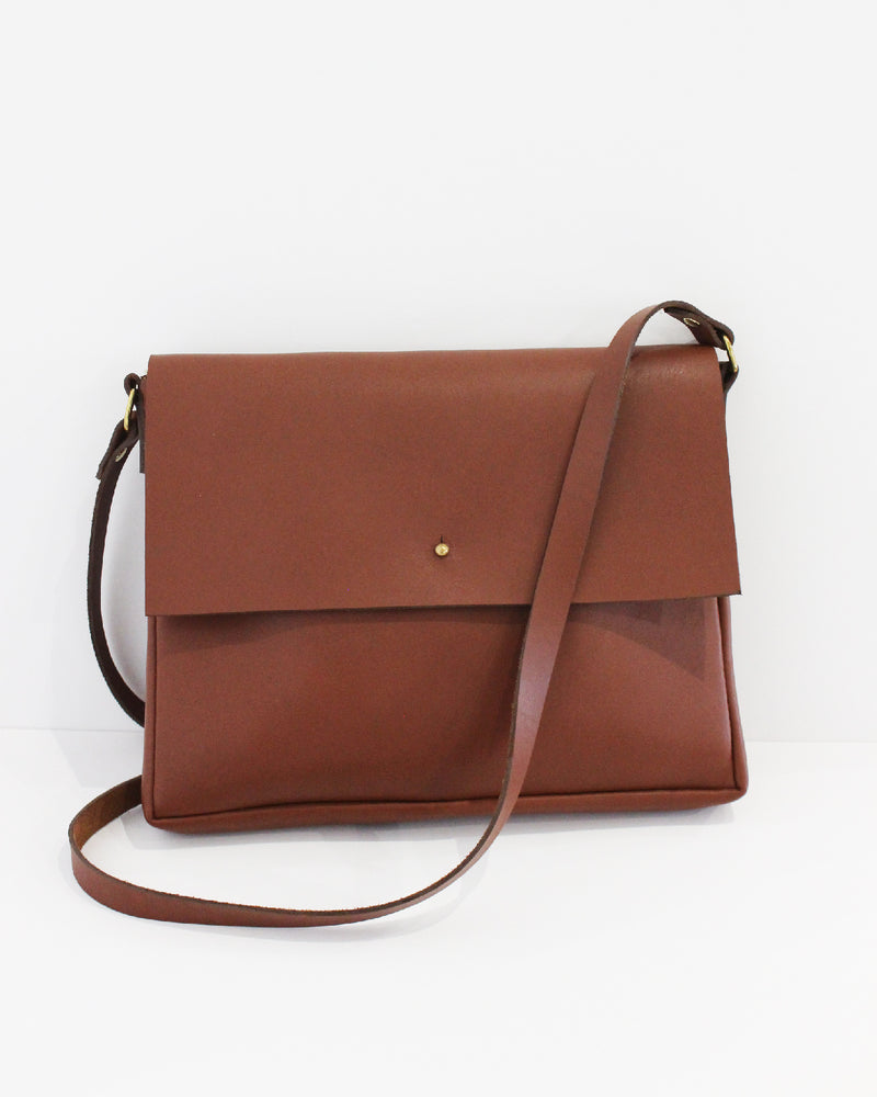 
            
                Load image into Gallery viewer, ESBY CROSSBODY - BROWN
            
        